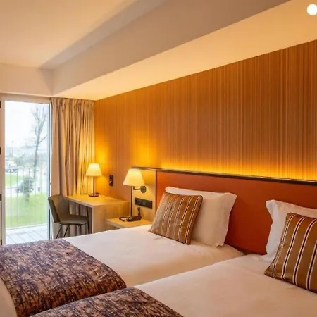 Отель 3k Porto Aeroporto Мая