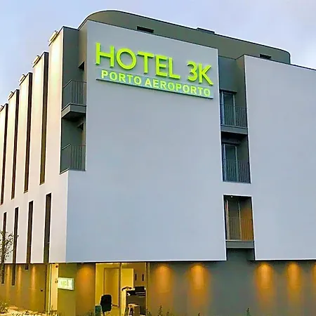 3k Porto Aeroporto מלון Maía