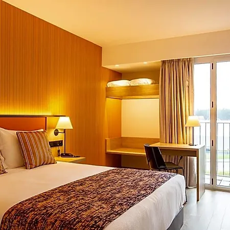 3k Porto Aeroporto מלון 3*
